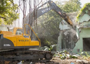Demolición de viejo edificio marca inicia construcción de centro tecnológico de Infotep en Haina con aportes de Refidomsa