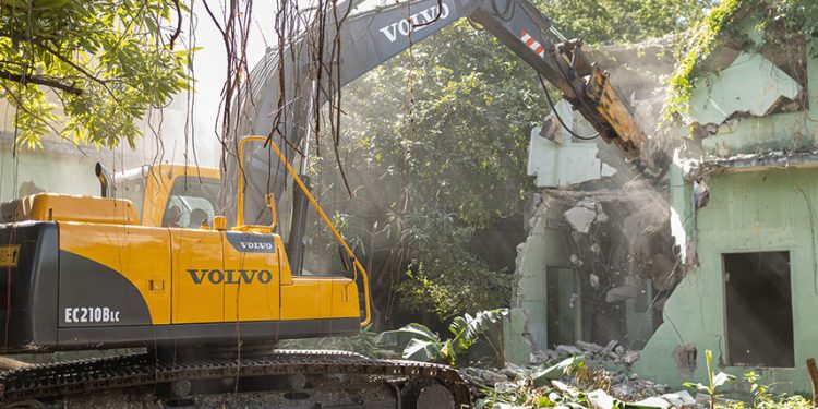 Demolición de viejo edificio marca inicia construcción de centro tecnológico de Infotep en Haina con aportes de Refidomsa