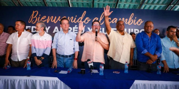 Exalcalde Eddy Abreu pasa al PRM; Ito Bisonó ve una “necesidad reelección Abinader”