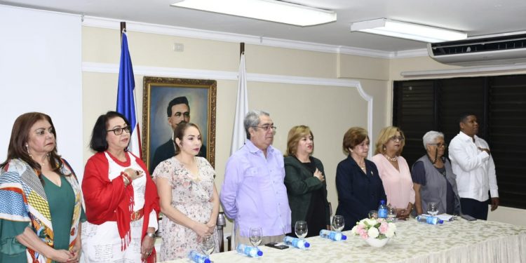 Feministas e intelectuales debaten rol histórico de las mujeres en luchas patrióticas República Dominicana