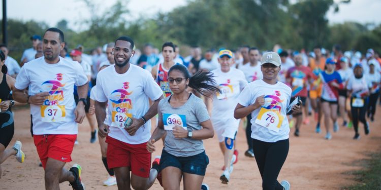 Fundación Madre y Maestra realiza carrera “PUCMM CORRE”