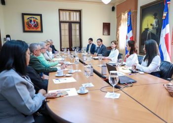 Gobierno y Colegio Médico acuerdan extender la tregua y continuar el diálogo
