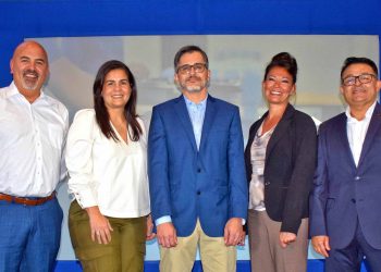 Farmaconal presenta junto a la empresa Zimmer Biomet el sistema de reemplazo articular reverso de hombro en RD