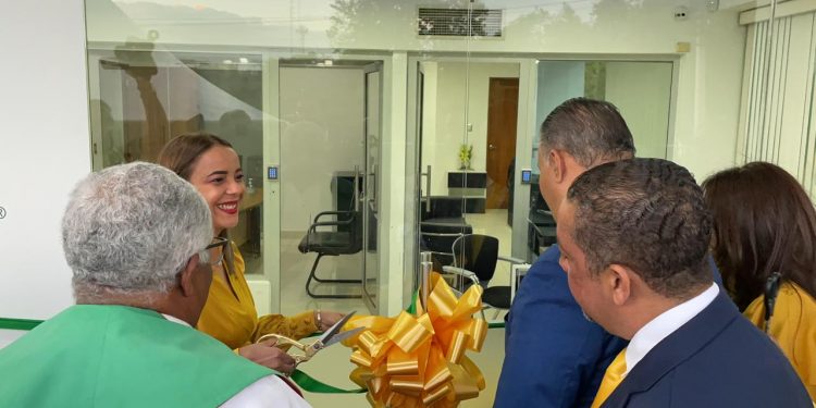 Inauguran cooperativa COOPUNO en Santiago