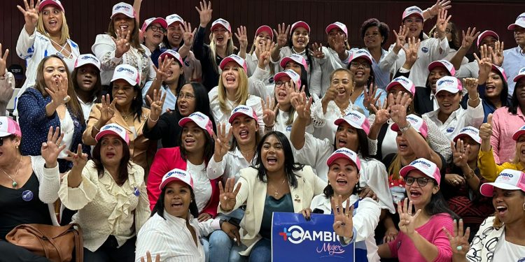 Asamblea de mujeres movimiento Más Cambio define estrategias de campaña