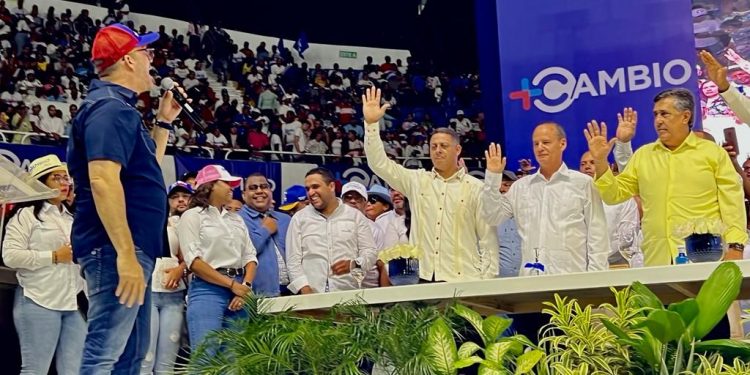Más Cambio realiza gran acto de juramentación en la Capital