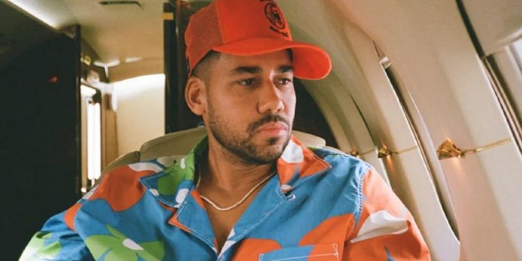 Romeo Santos presenta a su cuarto hijo y anuncia conciertos en Estados Unidos