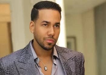 Romeo Santos deleita a sus fans en tercer concierto en Perú