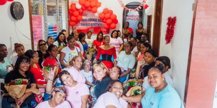 Tokischa realiza encuentro con trabajadoras sexuales de RD