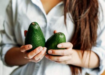 8 alimentos y una hierba que suben la libido, según los nutricionistas