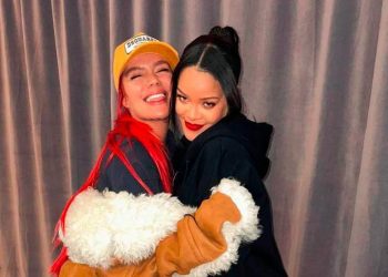 Karol G cuenta lo «chimba» que fue conocer a su ídolo, Rihanna