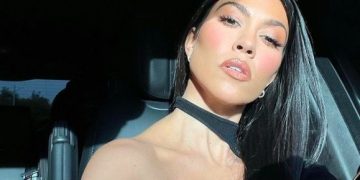 Kourtney Kardashian y su vestido de lencería