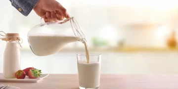 Entera, descremada o deslactosada: ¿Cómo elegir el tipo de leche correcto?