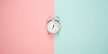 Cómo sincronizar el reloj biológico para dormir mejor