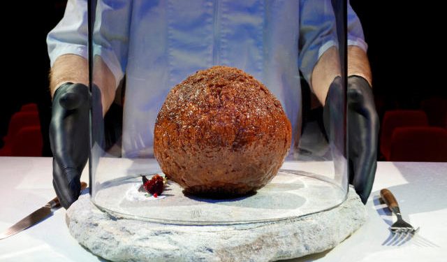 Científicos presentan una albóndiga de carne de mamut