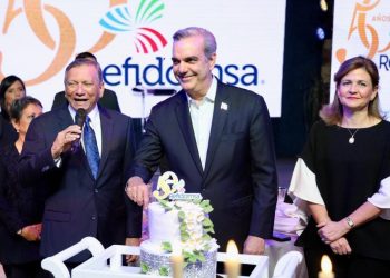 Refidomsa celebró 50 años de historia con una gala encabeza por el presidente Luis Abinader