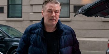La fiscal del caso “Rust” renunció y nombró a dos abogados para hacerse cargo del juicio contra Alec Baldwin