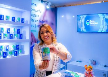 Banco Santa Cruz promueve el ahorro y la salud financiera en feria del Banco Central