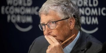 Bill Gates cree que cualquier inteligencia artificial se puede salir de control