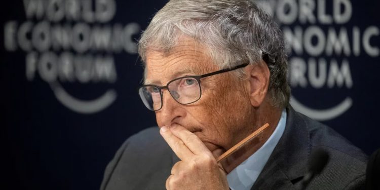 Bill Gates cree que cualquier inteligencia artificial se puede salir de control