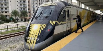 Brightline, el nuevo tren entre Miami y Orlando, hace pruebas de alta velocidad