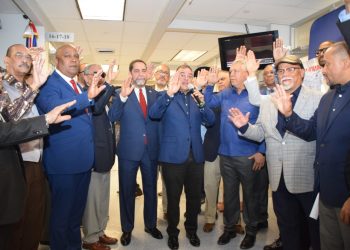 Camacho da su apoyo a los Juegos Patrios de Nueva York