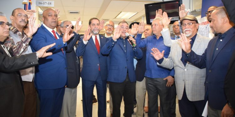 Camacho da su apoyo a los Juegos Patrios de Nueva York