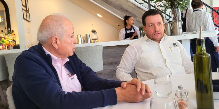 Influyente exalcalde latinoamericano en EE.UU. valora carrera Gestión Municipal en RD