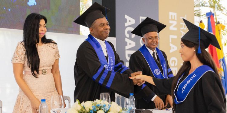 La UCATECI celebra su Septuagésima Quinta Graduación Ordinaria