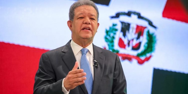 Leonel Fernández afirma Abinader se olvidó de los pobres