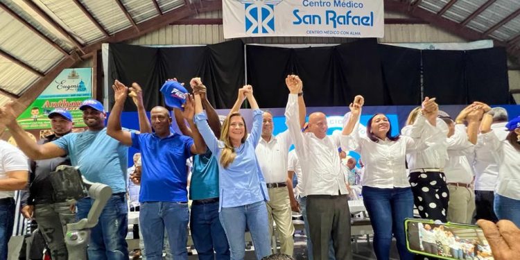 Líderes del PLD y Fuerza del Pueblo en Hermanas Mirabal se juramentan en el PRM