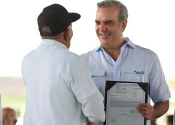 Abinader ganaría en primera vuelta con 52% de los votos: CID Gallup