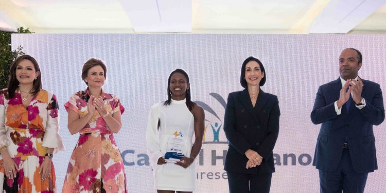Voluntariado Banreservas reconoce a mujeres extraordinarias