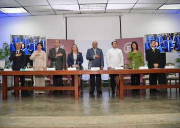 TC pone a circular siete obras sobre derecho constitucional en Santiago