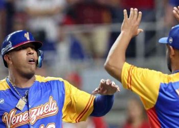 Venezuela abre con importante victoria ante los favoritos de Dominicana