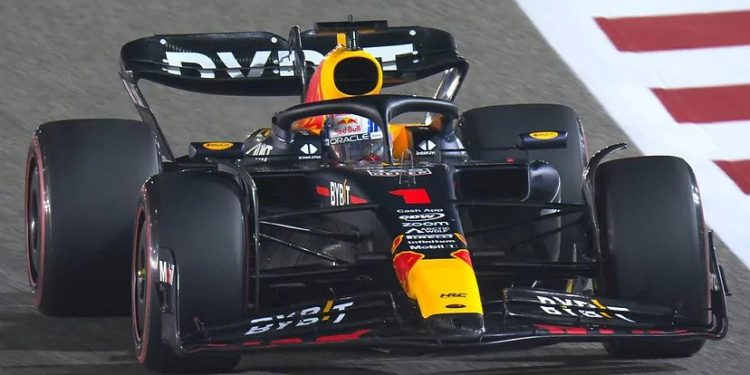 Verstappen machaca con la pole, pero Ferrari reacciona; Sainz partirá cuarto y Alonso quinto