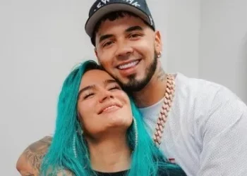 Anuel lanza indirectas a Karol G en su nuevo tema