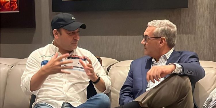 Abel Martínez, visitó a Gonzalo Castillo en su residencia