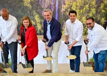 Presidente Abinader da inicio a la reconstrucción del acceso vial al Salto de Aguas Blancas por valor de RD$391 millones