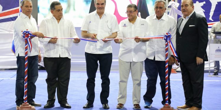 Abinader inaugura Pabellón de Wushu y canchas de baloncesto en el Centro Olímpico