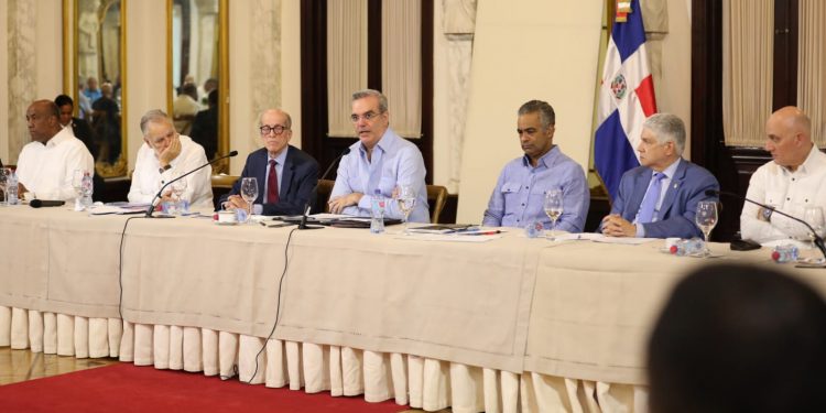 Presidente Abinader propone gran pacto entre gobierno, partidos políticos y sociedad civil para enfrentar cambio climático