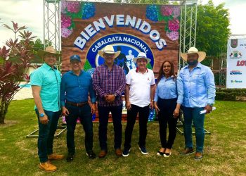 En un ambiente familiar se desarrolló con éxito la Cabalgata Nacional Villa de las Hortensias 2 mil 500 caballos de paso fino