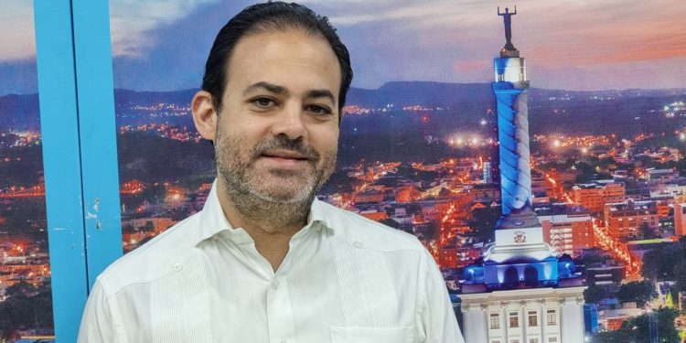 Presidente cámara comercio y producción Santiago resalta inversiones del gobierno en obras locales 