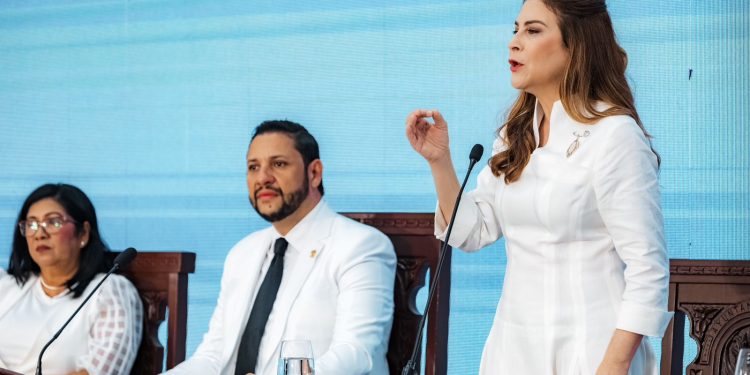 Carolina Mejía: “El Bienestar logrado en SD no puede retroceder”