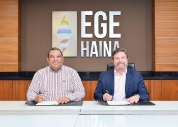 Firman contrato de Concesión Definitiva del Parque Solar Sajoma