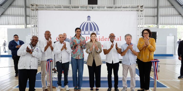 Gobierno entrega tres polideportivos en La Altagracia, El Seibo y Hato Mayor