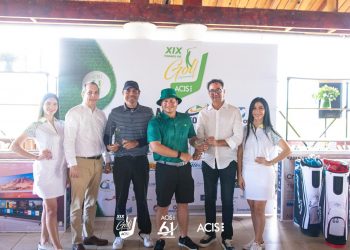 Nueve parejas triunfan en Golf Acis dedicado a la vicepresidente Raquel Peña