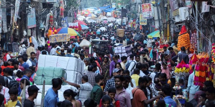 India superó a China como el país más poblado del mundo: el informe de la ONU que lo confirma