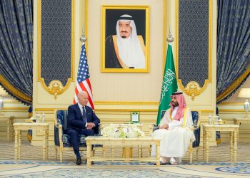Bloomberg: La alianza petrolera entre Rusia y Arabia Saudita puede crearle «todo tipo» de problemas a EE.UU.