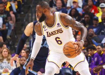 Lakers se echan al bolsillo el Juego 1 ante Grizzlies
